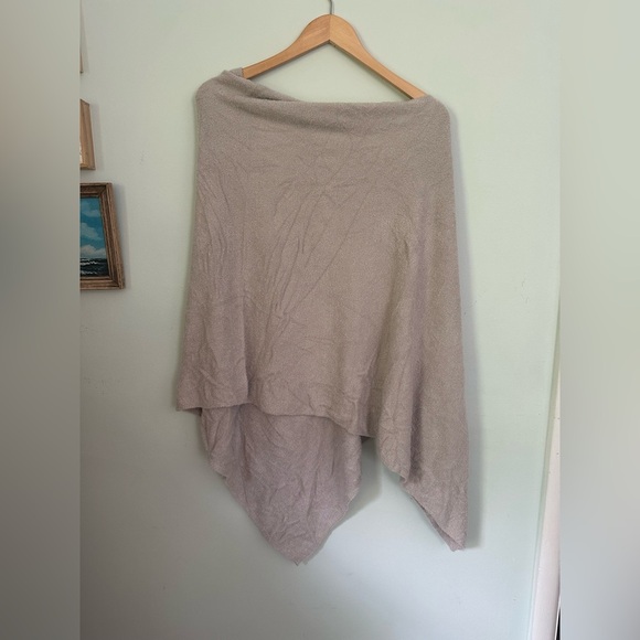 Barefoot Dreams poncho wrap - Picture 2 of 3